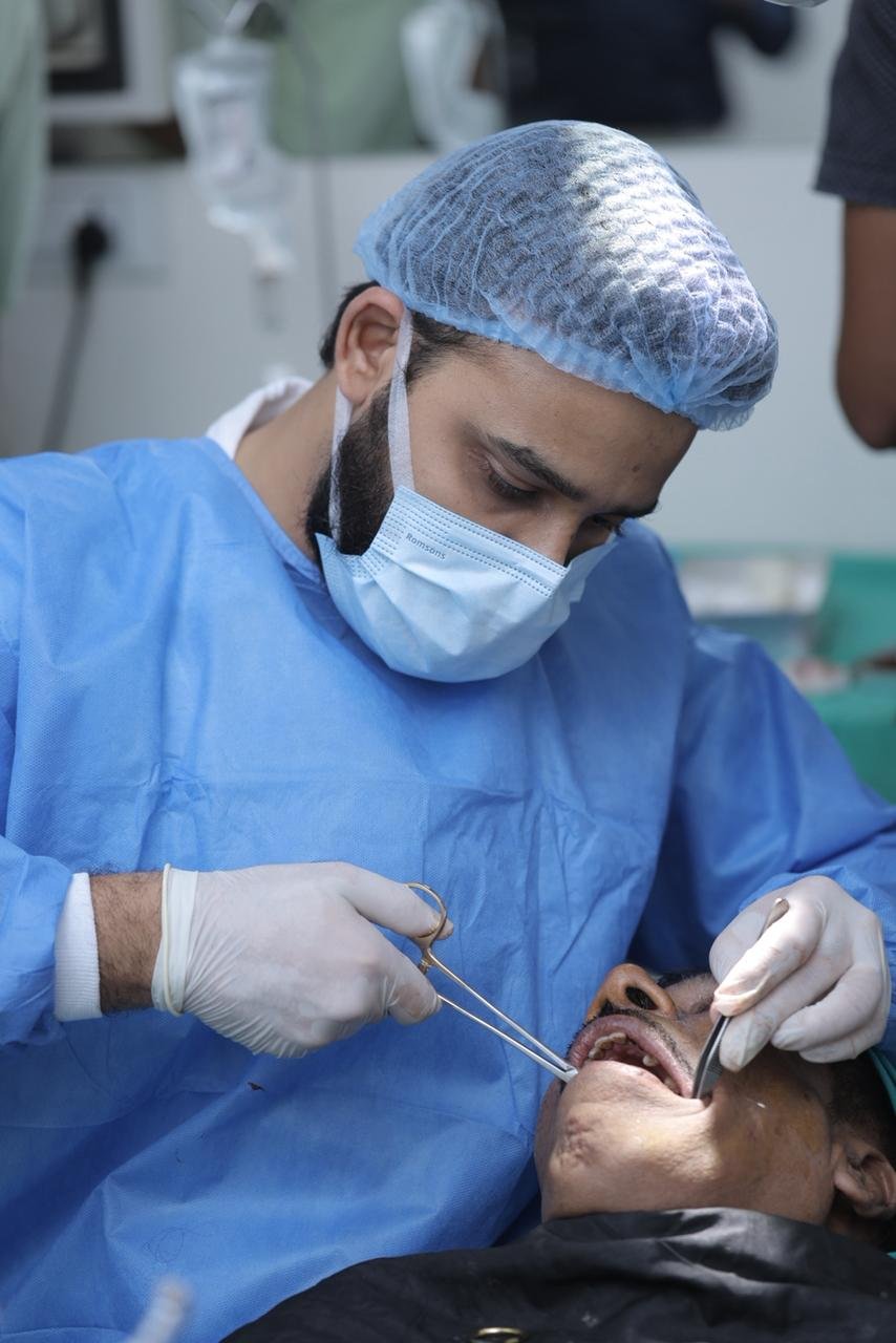 Best Smile Designing Clinic in Indore – Dr M Siddique Qureshi Explains Digital Smile Makeover Costs